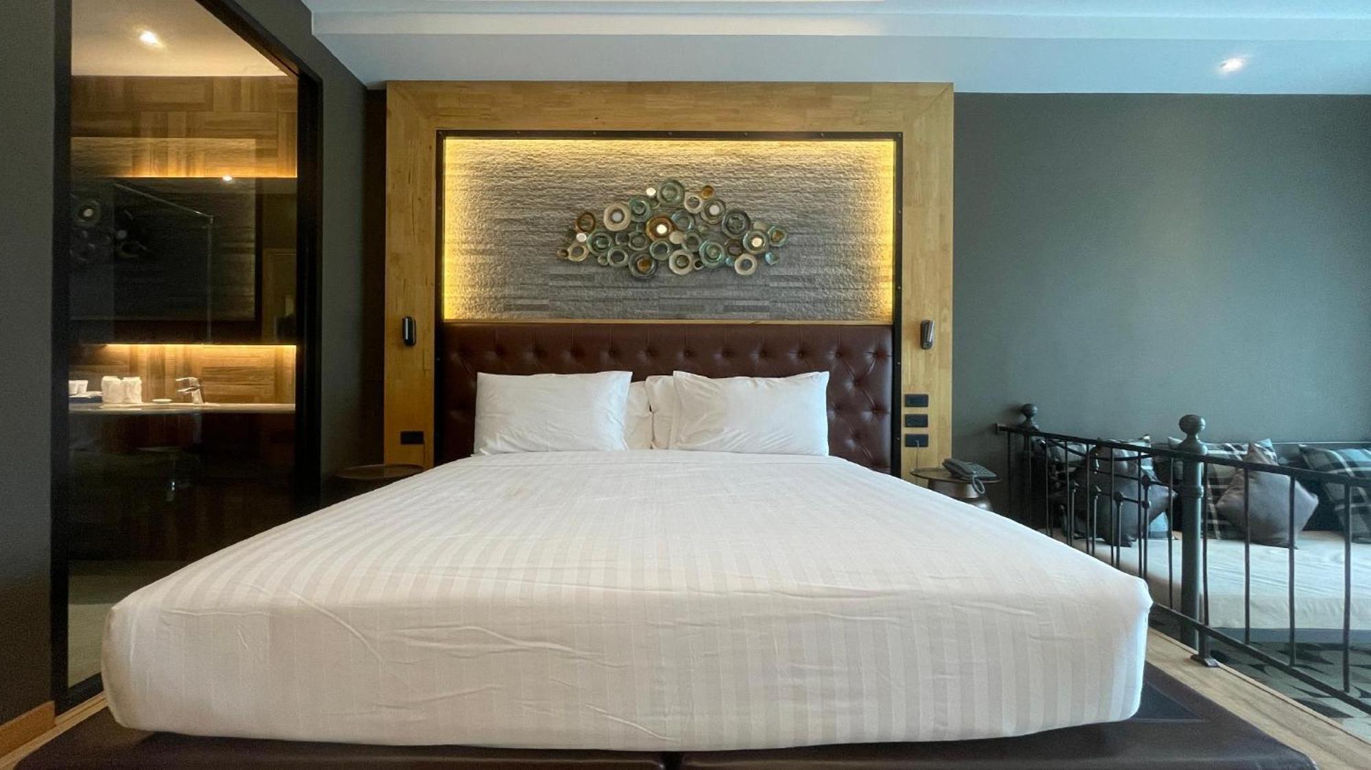 La Isla Pranburi Beach Resort Sam Roi Yot Exteriör bild